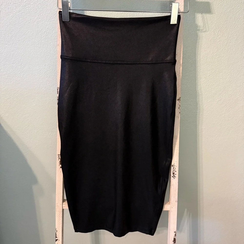 SPANX Faux Leather Black Women's Pencil Skirt Tummy Control Size S Shiny